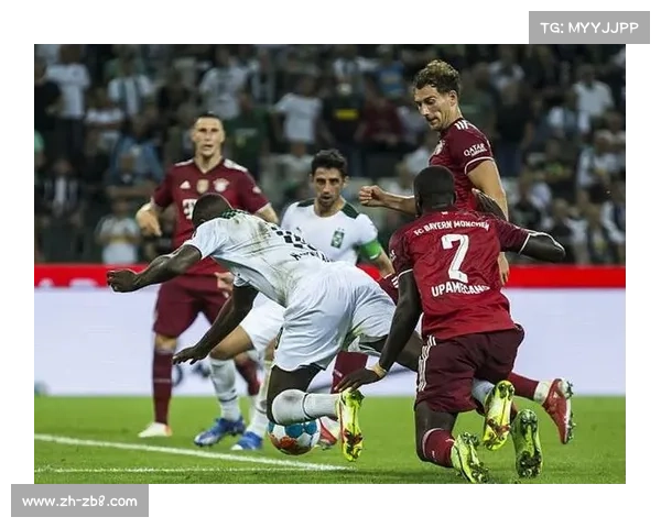 摩纳哥小球迷场边求婚成功，全场欢呼祝福